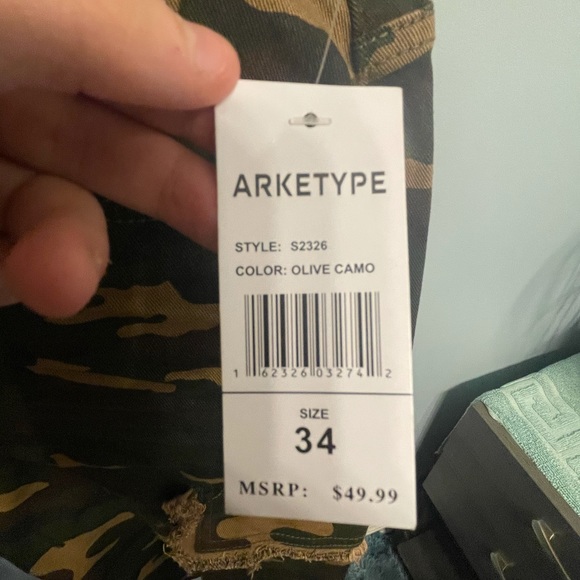Men’s Arketype Camo Cargo Shorts - Size 34🔥 - Picture 2 of 4